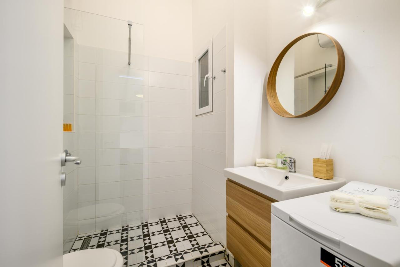 Stylish Yellow Suite In The Heart Of Budapest Exterior foto